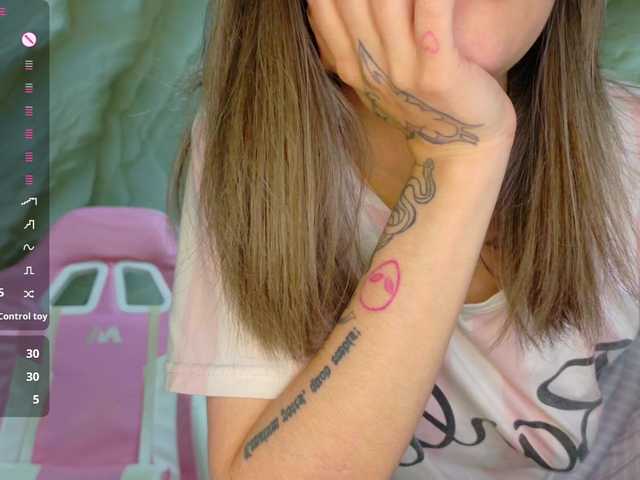 Alisa21-1 live cam on BongaCams