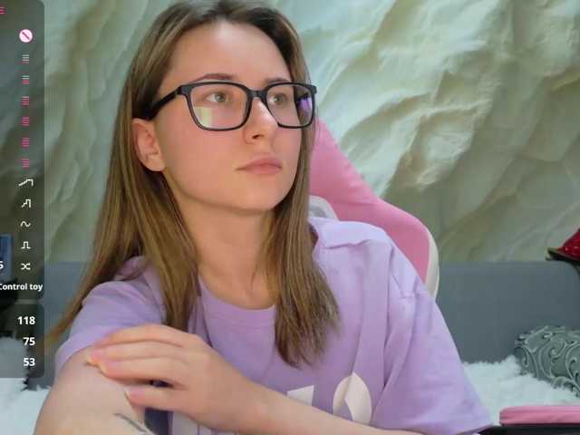Alisa21-1, en vivo ahora en BongaCams