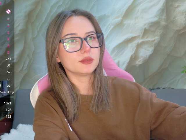 Alisa21-1 live cam on BongaCams