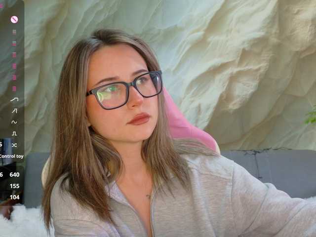 Alisa21-1 live cam on BongaCams