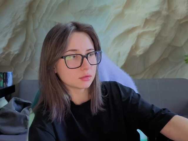 Alisa21-1 live cam on BongaCams