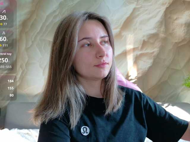 Alisa21-1 live cam on BongaCams