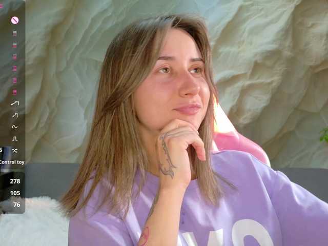 Unearthly live webcam show