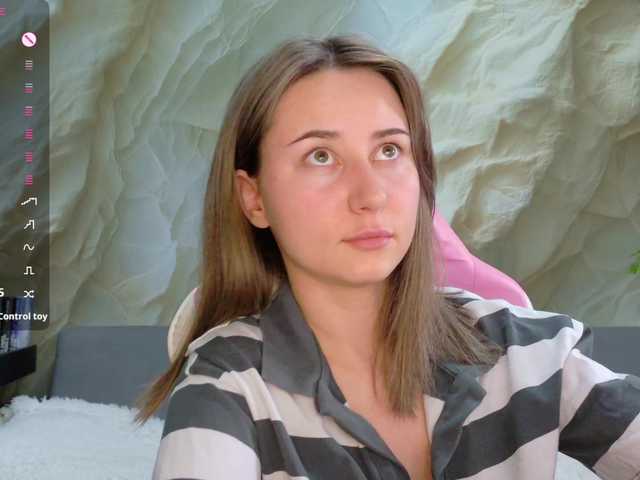 Alisa21-1 live cam on BongaCams