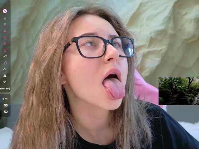 Alisa21-1 live cam on BongaCams