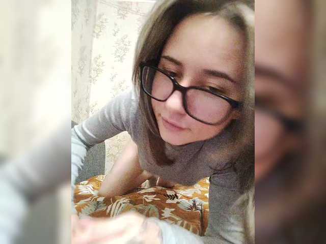 Alisa21-1 live cam on BongaCams