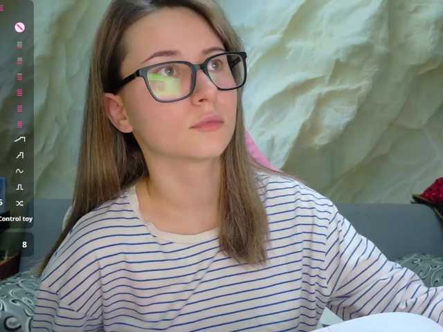 Alisa21-1 live cam on BongaCams
