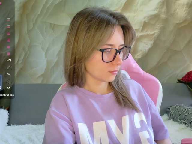 Alisa21-1, en vivo ahora en BongaCams