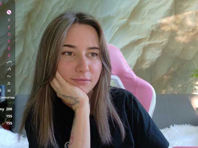 Alisa21-1 live cam on BongaCams