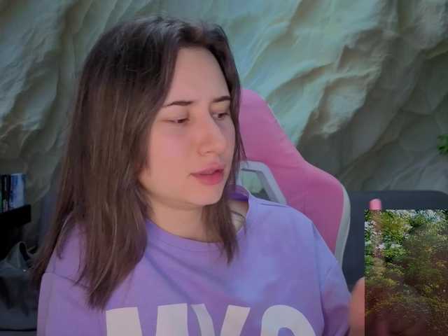 Alisa21-1 live cam on BongaCams