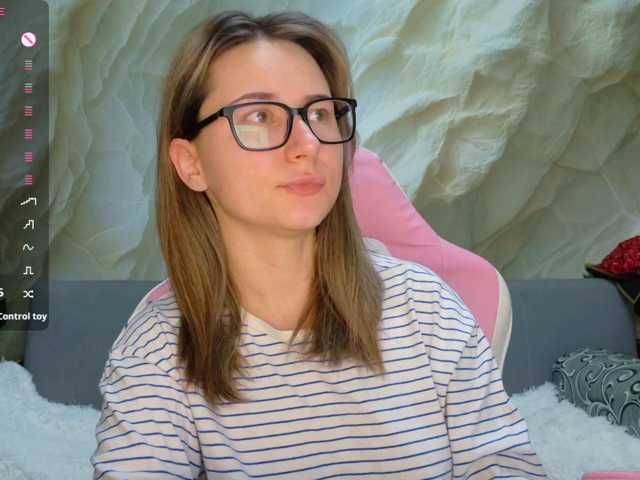 Alisa21-1, en vivo ahora en BongaCams