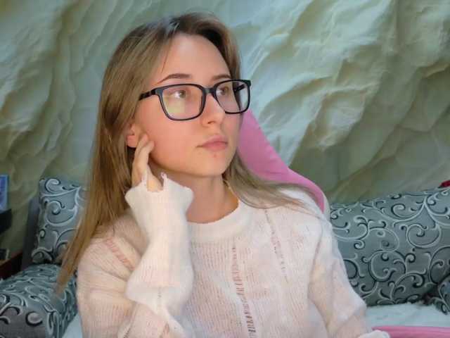 Alisa21-1 live cam on BongaCams
