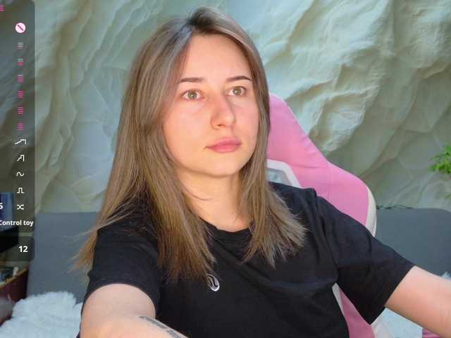 Alisa21-1 live cam on BongaCams
