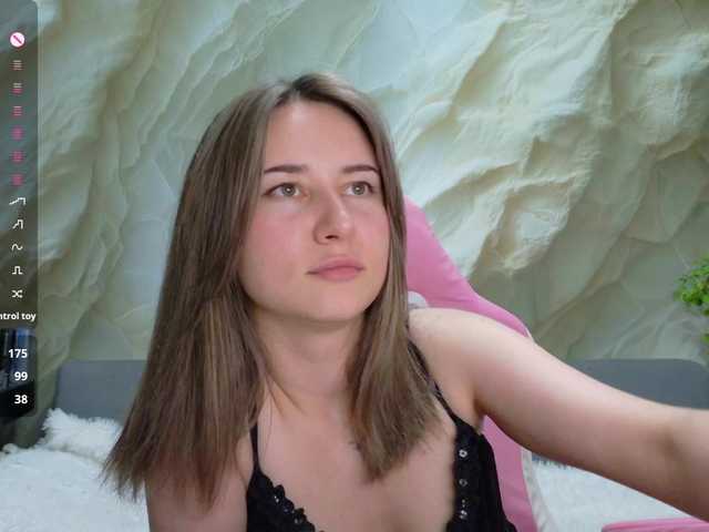 Unearthly live webcam show