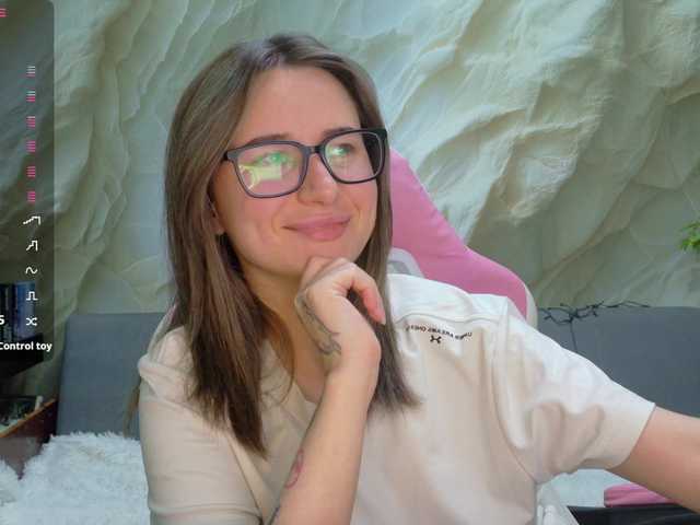 Alisa21-1 live cam on BongaCams