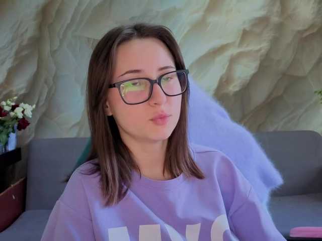 Alisa21-1 live cam on BongaCams