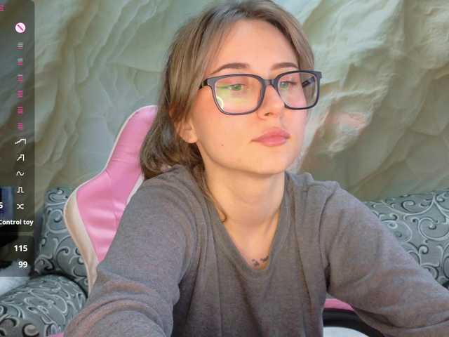 Alisa21-1 live cam on BongaCams