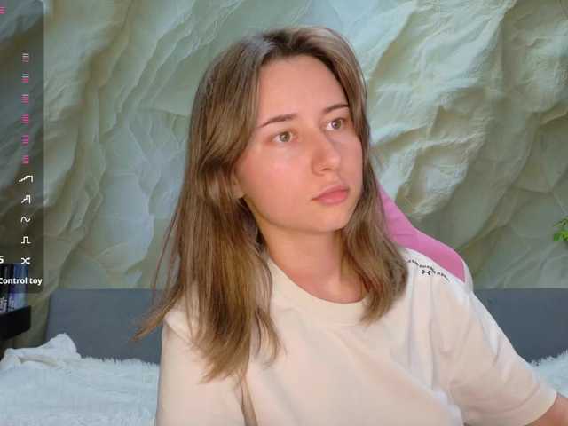 Alisa21-1 live cam on BongaCams