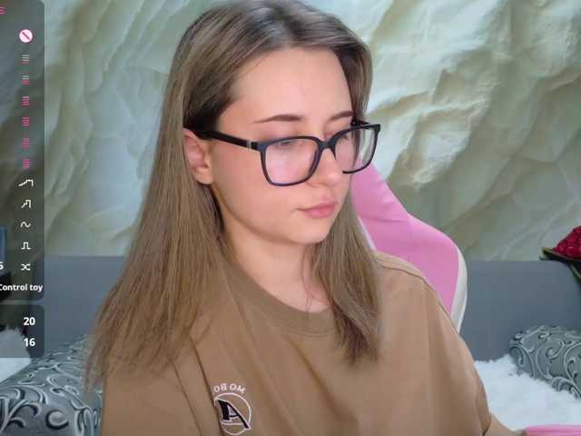 Alisa21-1 live cam on BongaCams