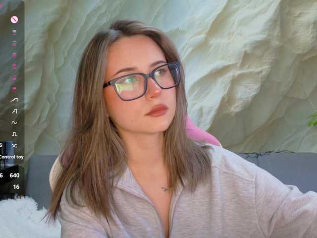 Alisa21-1 live cam on BongaCams