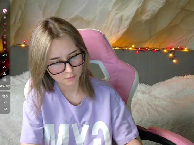 Alisa21-1 live cam on BongaCams