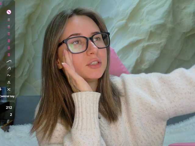 Alisa21-1 live cam on BongaCams