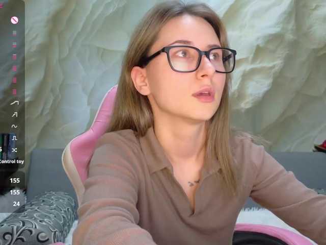 Alisa21-1, live now on BongaCams