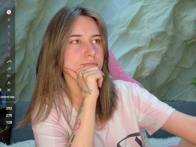 Alisa21-1 live cam on BongaCams