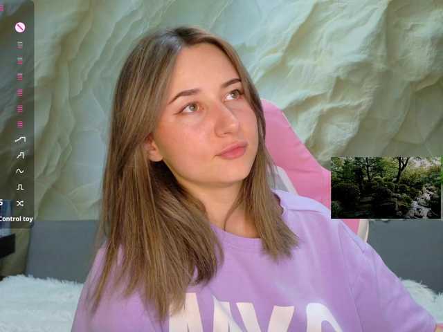 Alisa21-1 live cam on BongaCams