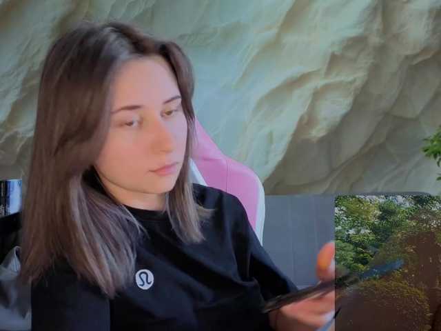 Alisa21-1 live cam on BongaCams