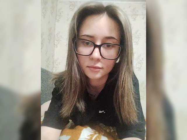 Alisa21-1 live cam on BongaCams