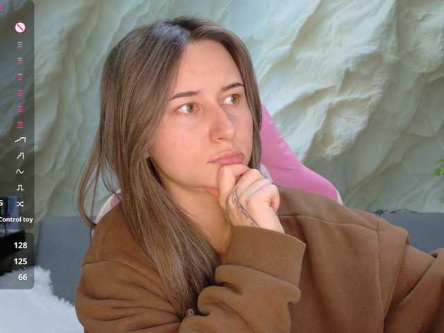 Alisa21-1 live cam on BongaCams