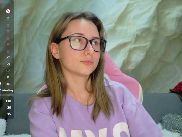 Alisa21-1, en vivo ahora en BongaCams