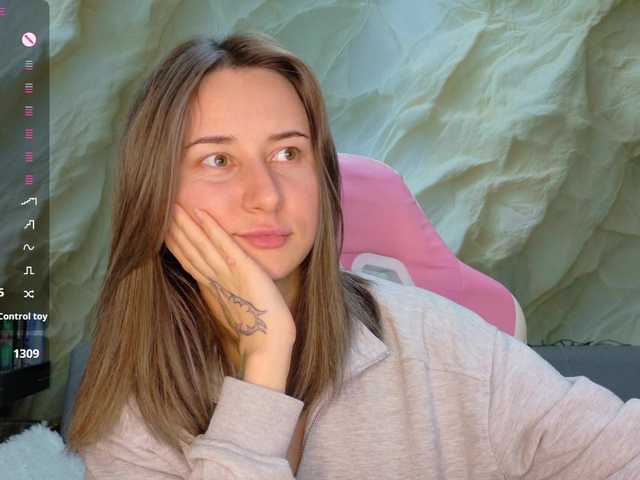 Alisa21-1 live cam on BongaCams