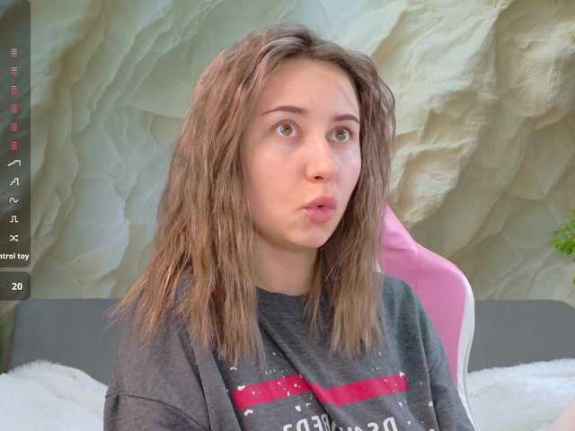 Alisa21-1 live cam on BongaCams