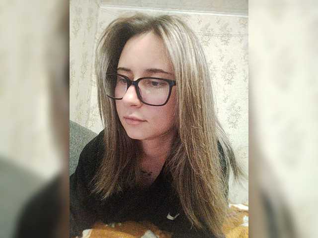 Alisa21-1 live cam on BongaCams