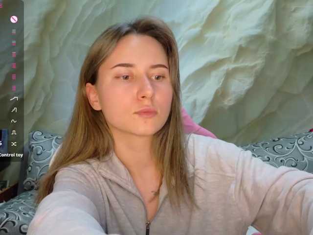 Alisa21-1 live cam on BongaCams