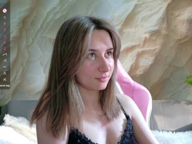 Unearthly live webcam show