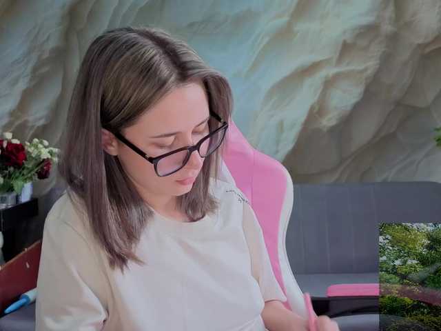 Alisa21-1 live cam on BongaCams