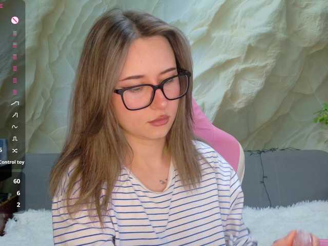 Alisa21-1 live cam on BongaCams