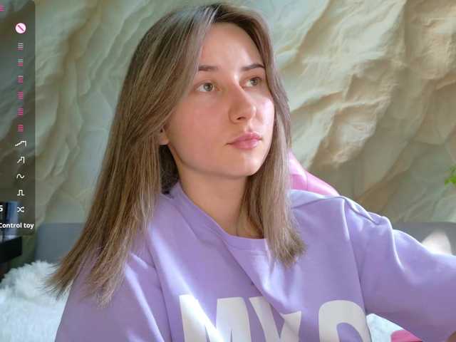 Unearthly live webcam show