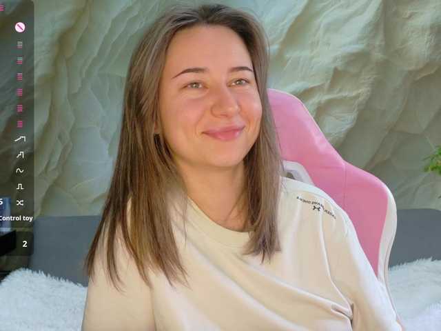 Alisa21-1 live cam on BongaCams