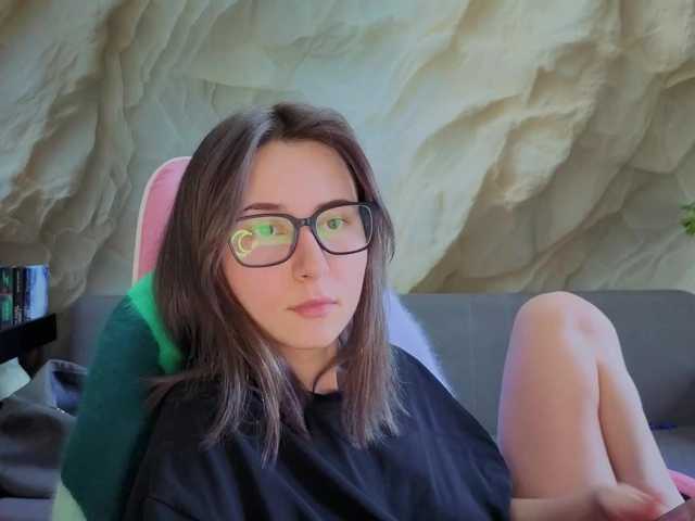 Alisa21-1 live cam on BongaCams