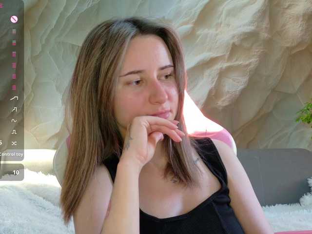 Alisa21-1 live cam on BongaCams