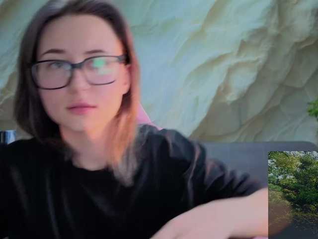 Alisa21-1 live cam on BongaCams