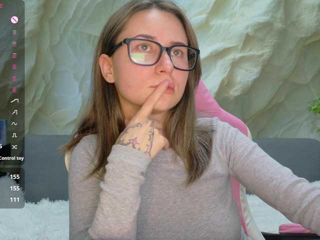 Alisa21-1 live cam on BongaCams