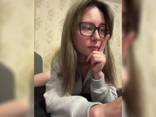Alisa21-1 live cam on BongaCams