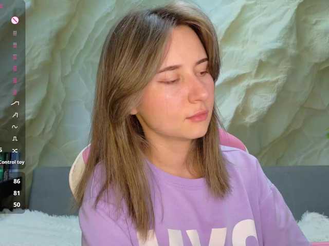 Alisa21-1 live cam on BongaCams
