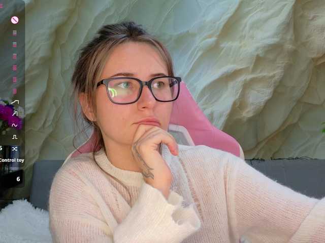 Alisa21-1 live cam on BongaCams