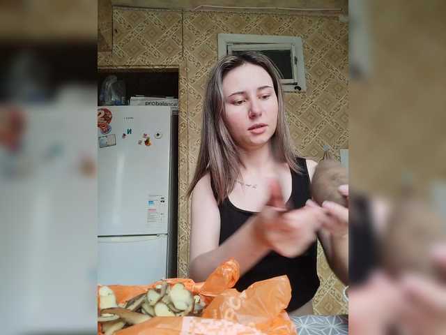 Alisa21-1 live cam on BongaCams